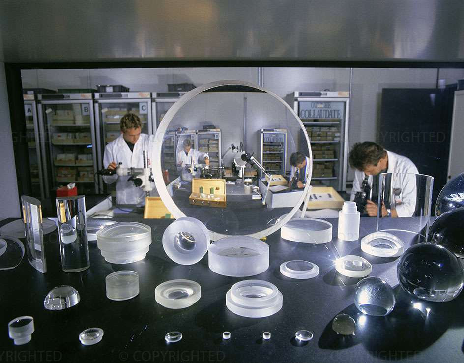 Testing room for optical surface finishing (lenses and prisms), 2000